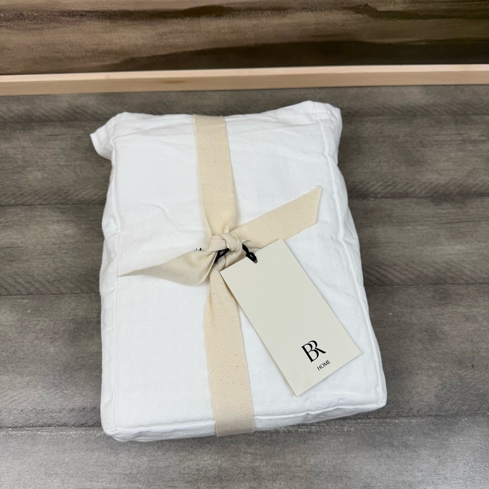 Banana Republic Home Cotton Waffle-weave Pillow Shams Standard White Set/2 NWOT